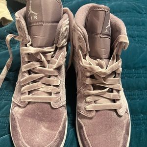 Purple Smoke Nike Jordan 1 Mid